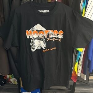 Black Hooters Graphic T-Shirt